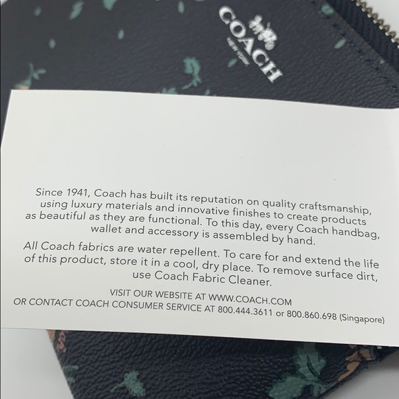 COACH COACH Corner Zip Wristlet with rose bouquet - Picture 14 of 14